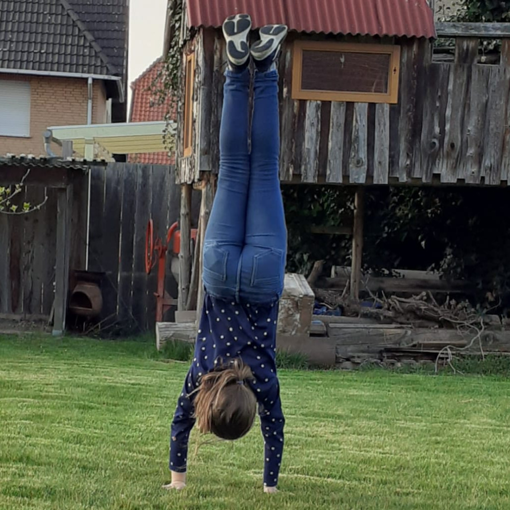 Handstand mit Svea